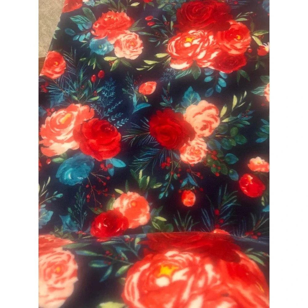 The Pioneer Woman Holiday Floral Velvet Plush Throw Navy Red Rose Sherpa Blanket